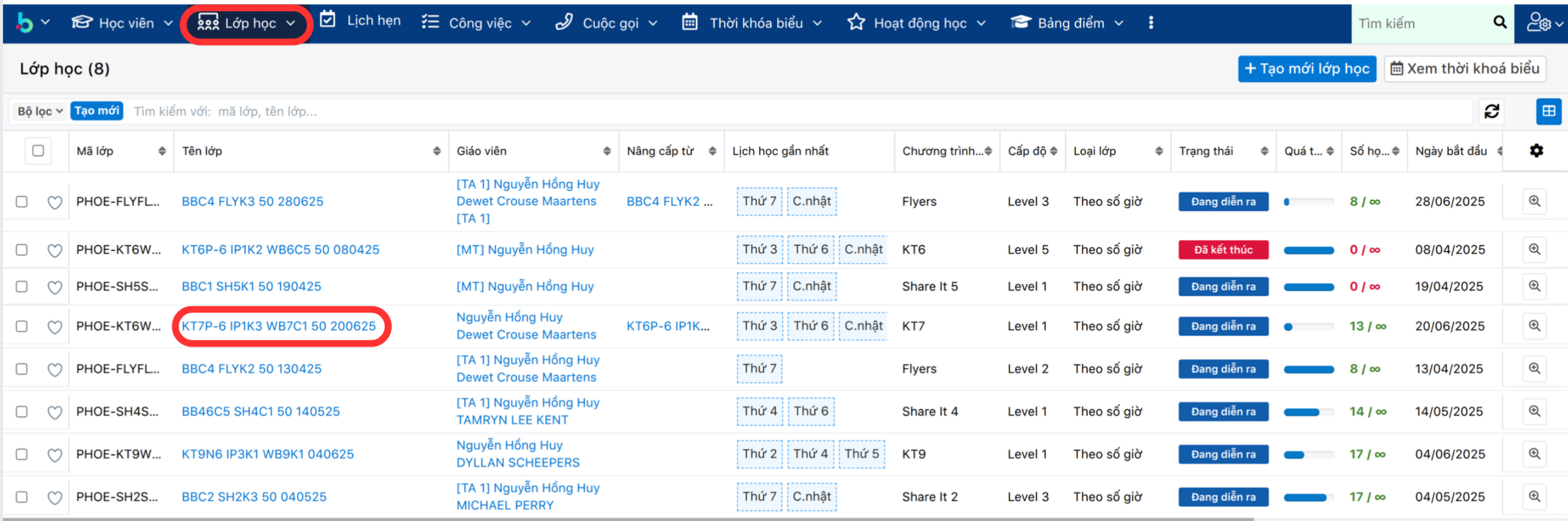 Bước 1 điểm danh lớp học